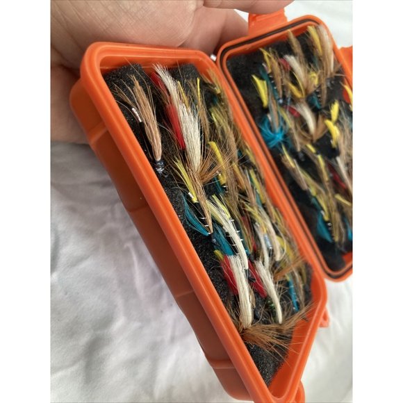 best fly fishing flies hand tied on discontinued #8 strong Mustad Hook - Picture 3 of 6